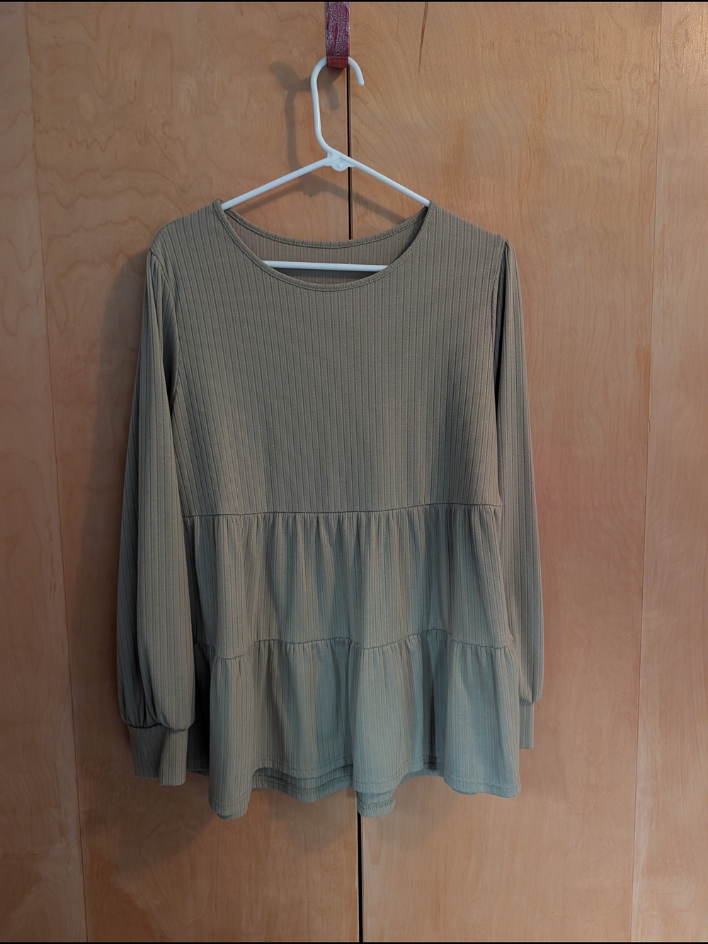 Women’s Large Long Sleeve Tiered Peplum Top - Olive Green